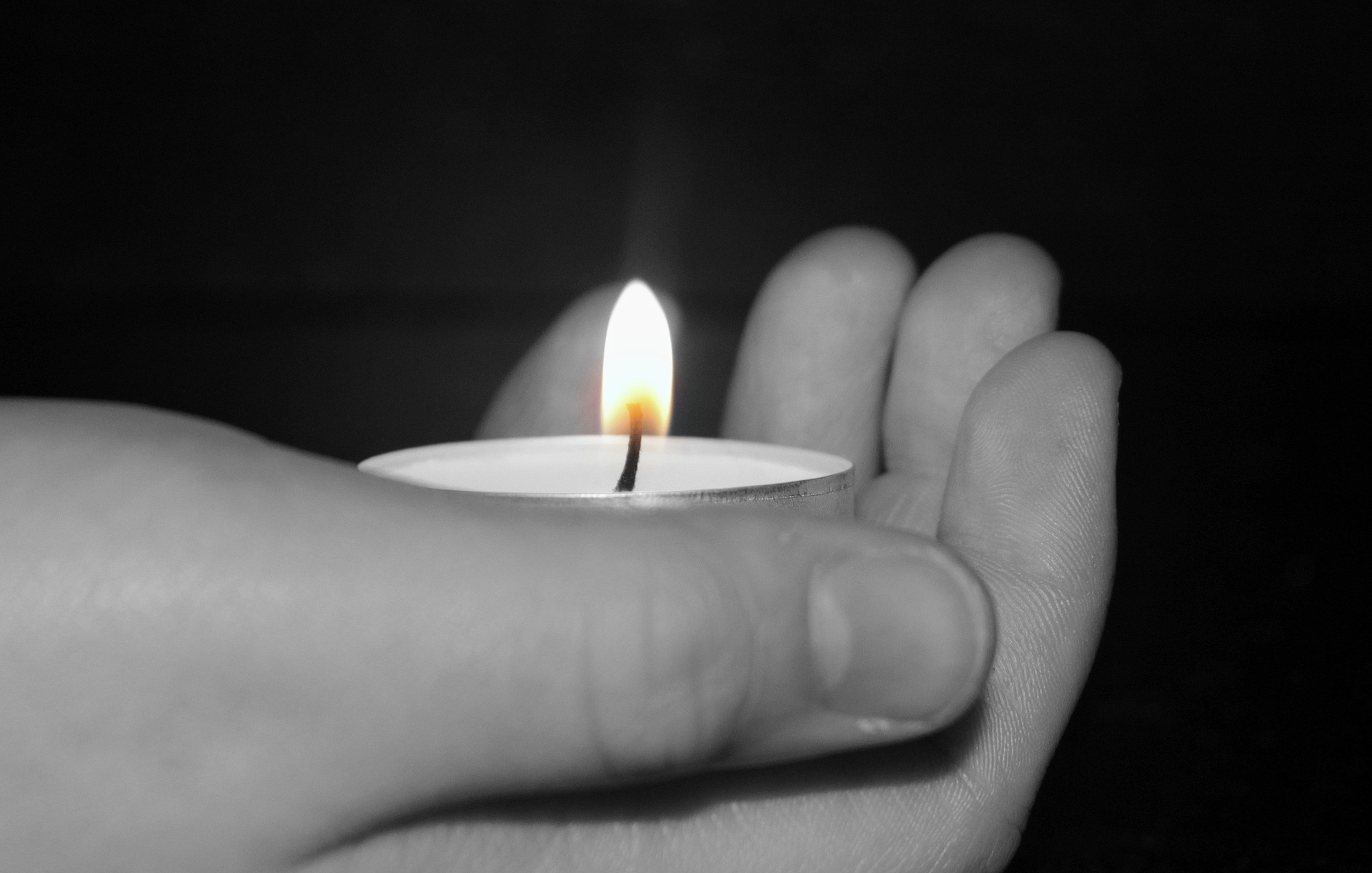 candle-1239970_1920